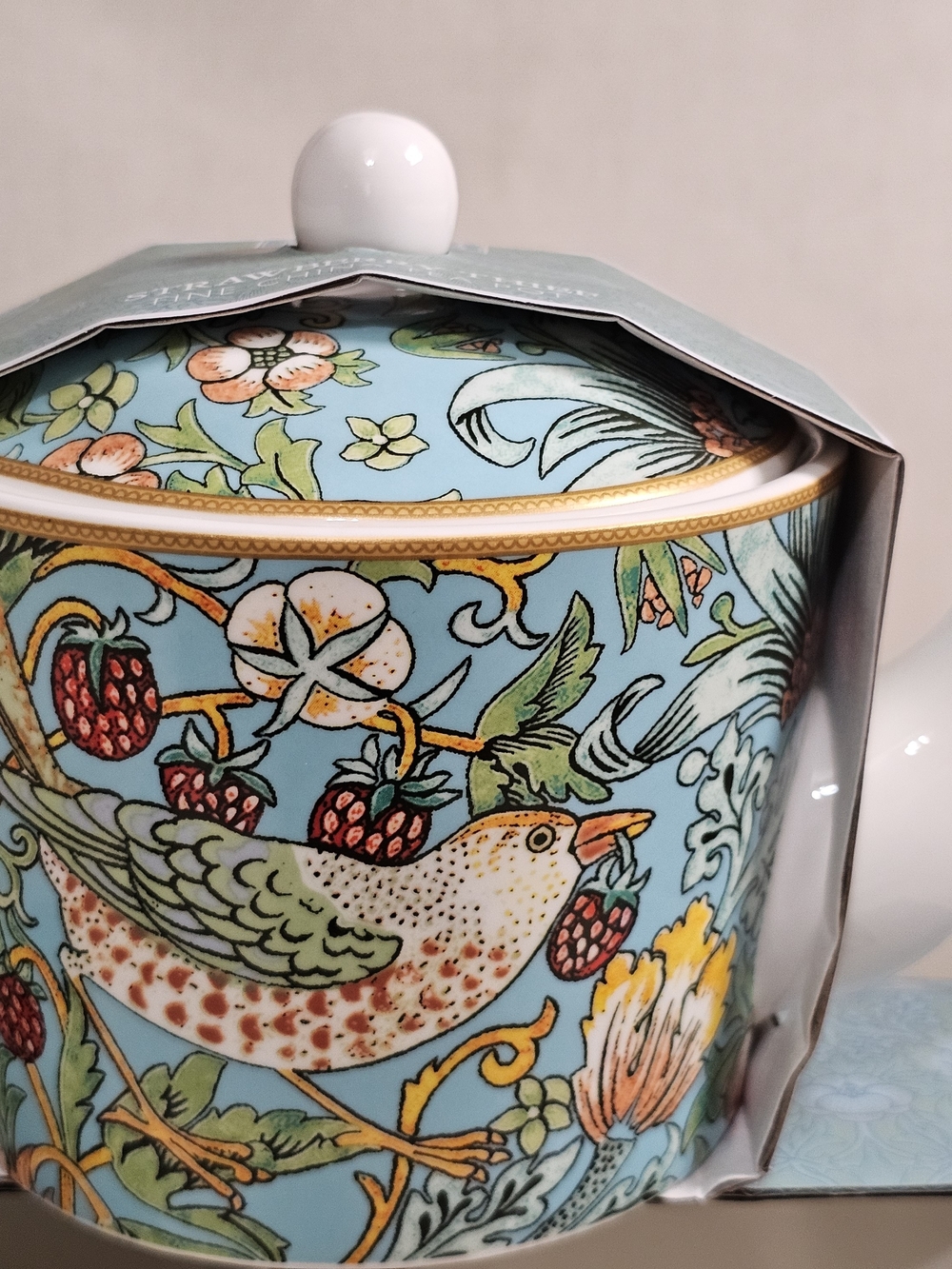 The Leonardo Collection William Morris Strawberry Thief Tea Pot And 2 Mags - Picture 8 of 9